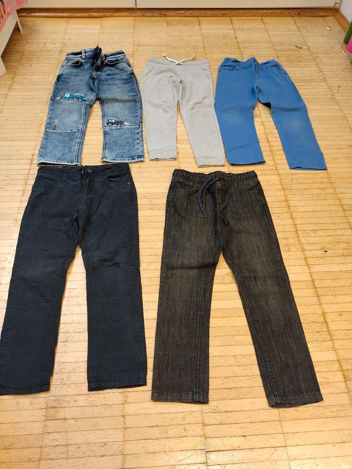 Jeans Gr. 116 C & A 5 Hosen Jungen in Kempen