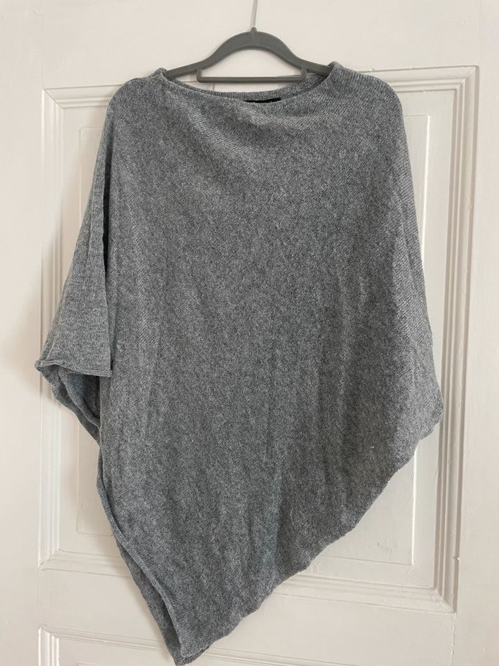 Grauer Gina Tricot Strick Poncho neu in Kiel