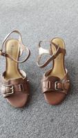 Tamaris Riemchen Sandalen neu Größe 38 Absatzhöhe ca 7,5 cm braun Nordrhein-Westfalen - Heinsberg Vorschau