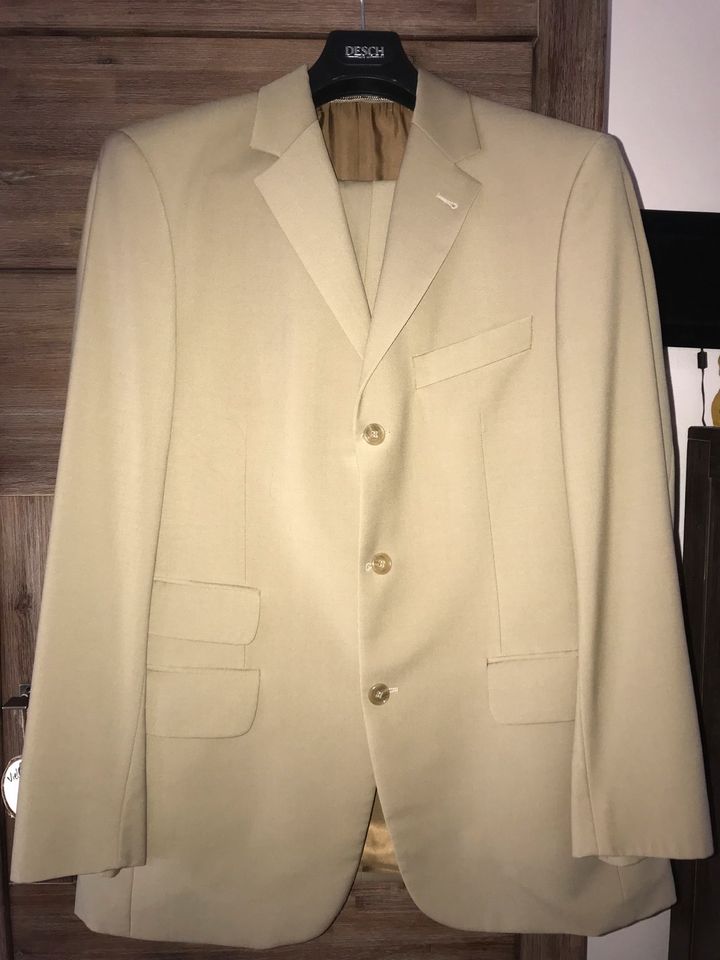 Gut erhaltener Herren Anzug von Desch, zweiteilig, Gr. 50, beige in Ingolstadt