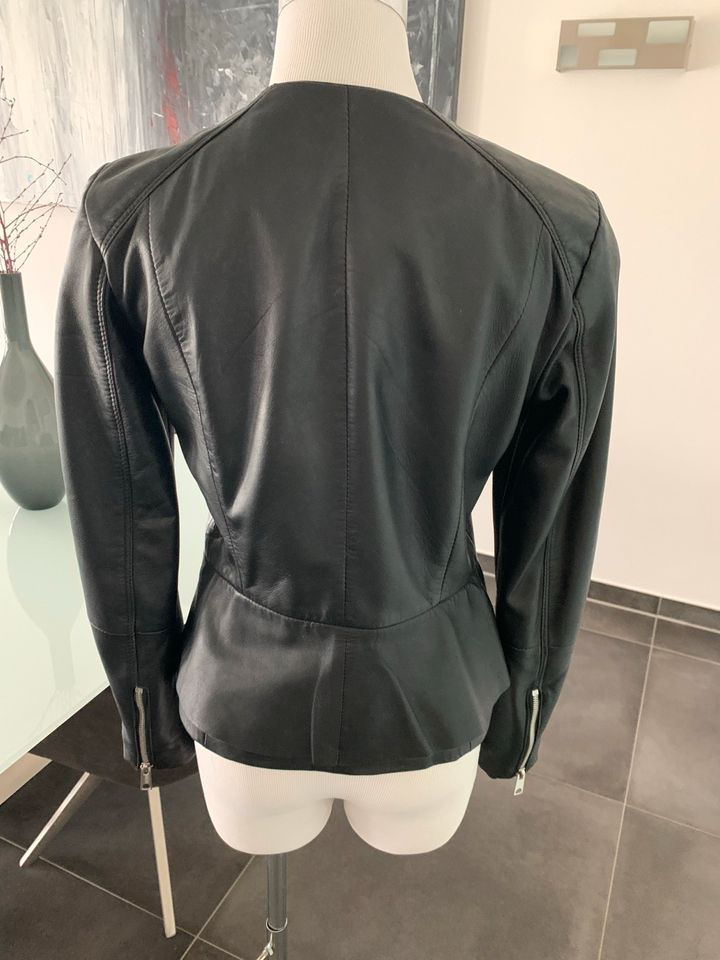 Lederjacke MANGO schwarz Größe XS neuwertig‼️ in Kerpen