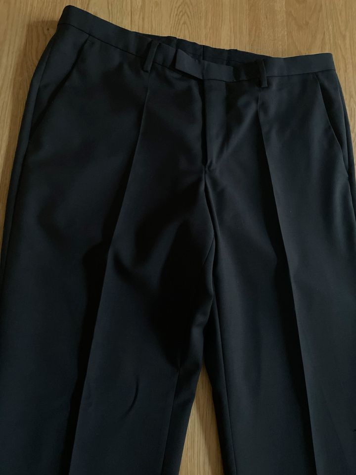 Hugo Boss Hose Anzughose schwarz Größe 50 in Schwerin