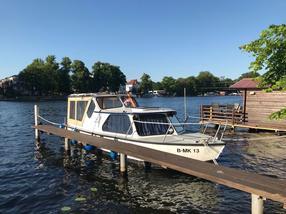 Motorboot/Stahlschiff Kajütboot Eigenbau Wieland Hafen Trailer in Herzfelde