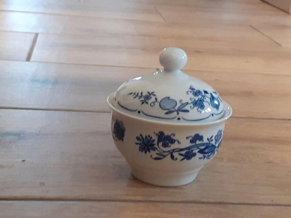 Zwiebelmuster Ilmenau Henneberg TASSE, TELLER, Kanne, Schüssel in Berlin