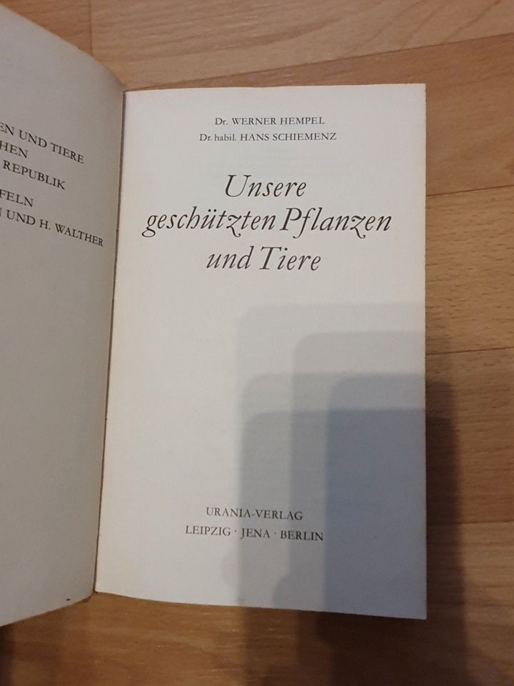 Buch Werner Hempel Unsere geschützten Pflanzen und Tiere 1975 in Halle