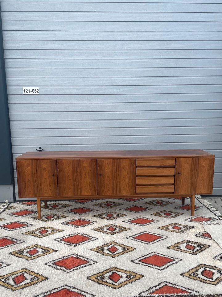 Elegantes Mid Century Sideboard 240cm Topzustand in Dortmund