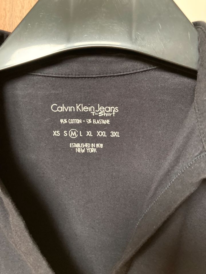 Calvin Klein Shirt langarm Gr.M in Reutlingen