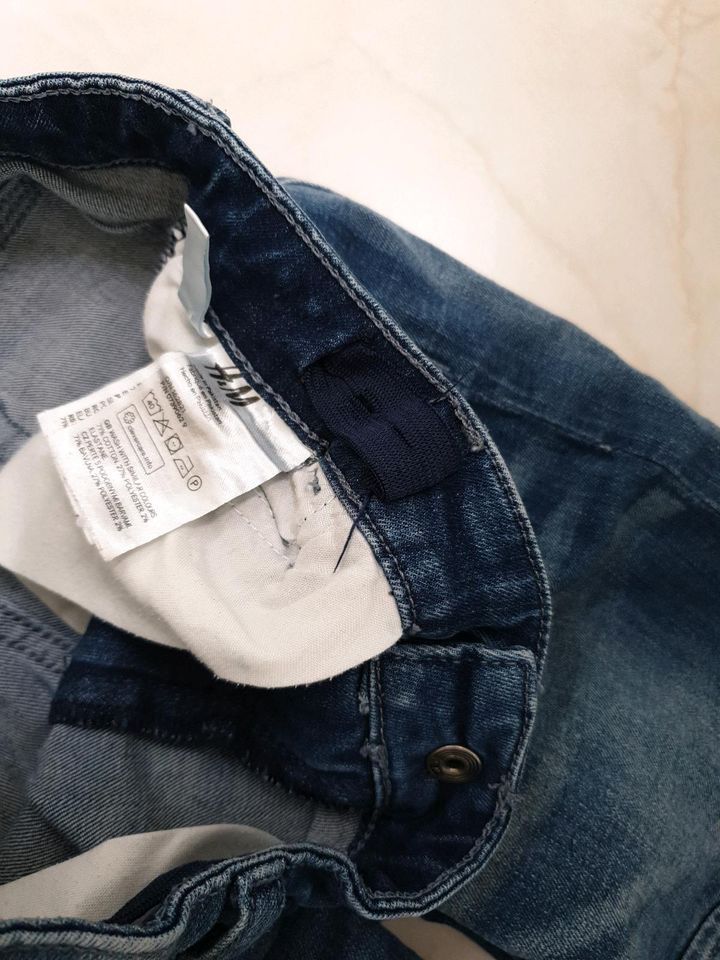 Jeans slim fit Shorts H&M Gr. 140, blau in Krefeld