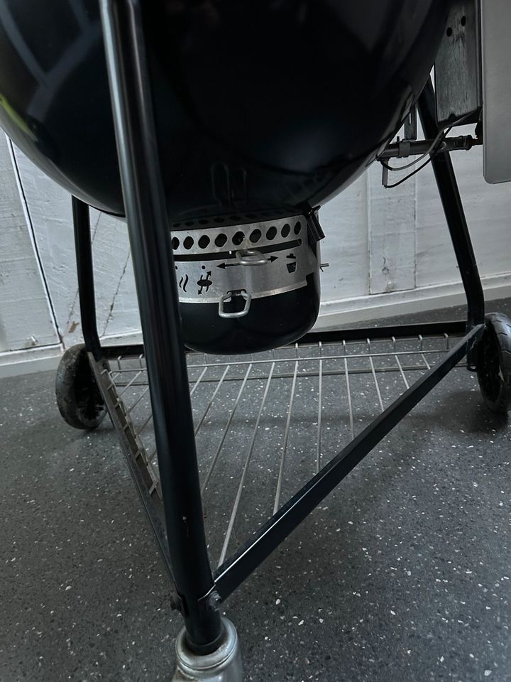 Weber Summit Charcoal Grill sehr guter Zustand in Wismar