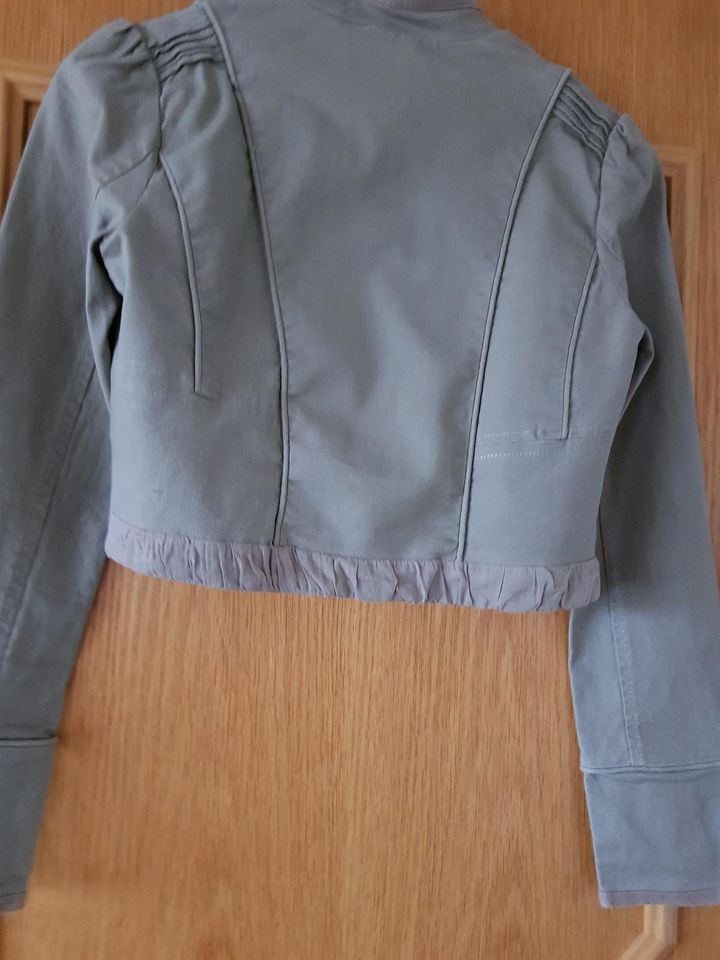 Jacke von Fishbone Gr. 36 in Wenden