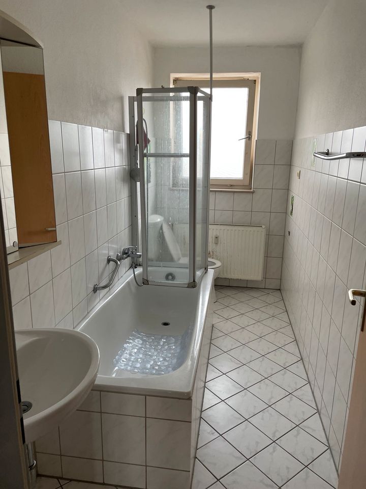 Schön helle 4 Zimmer Wohnung frisch renoviert in ruhiger Lage in Nienburg (Weser)