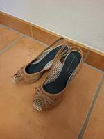 TOMMY HILFIGER SANDALE HIGH HEELS BRAUN LEDER GR 40 Bayern - Rednitzhembach Vorschau