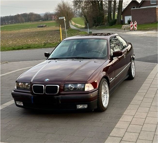 BMW E36 328i Coupé, Exclusiv Edition in Duisburg