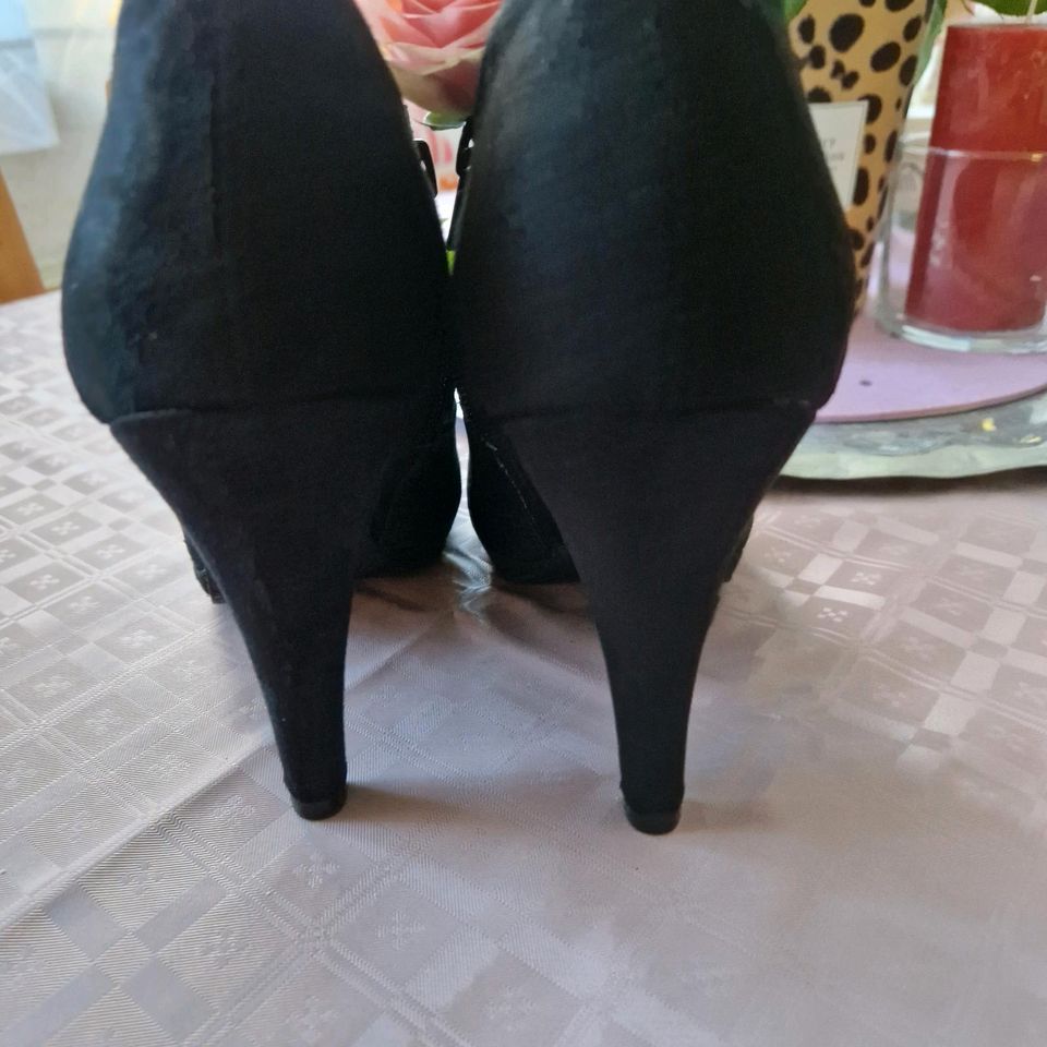 Graceland High Heels Gr. 40 schwarz Neu in Jeßnitz