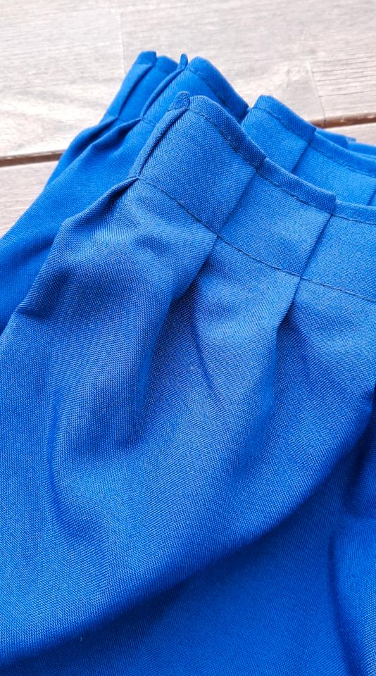 Skirting 5m marineblau in Niesgrau