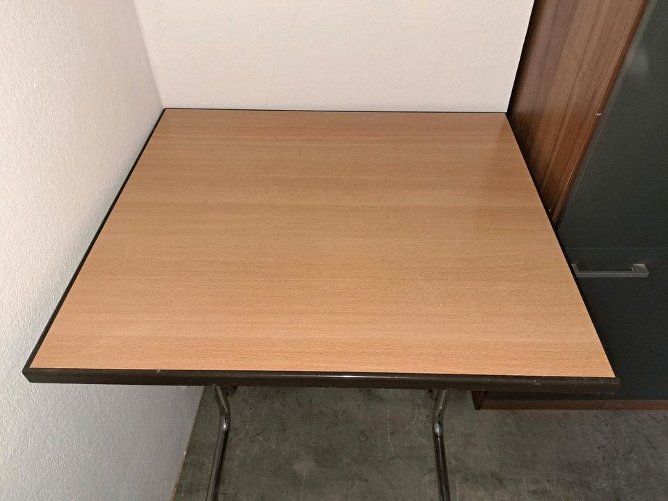 Kleiner Tisch in Mühlhausen