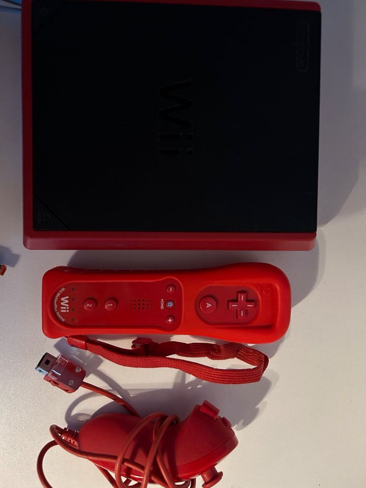 Nintendo Wii mini (red Edition) in St. Ingbert