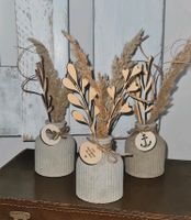 Kleine Vasen mit Deko Beton/Holz/Trockenblumen Niedersachsen - Gnarrenburg Vorschau