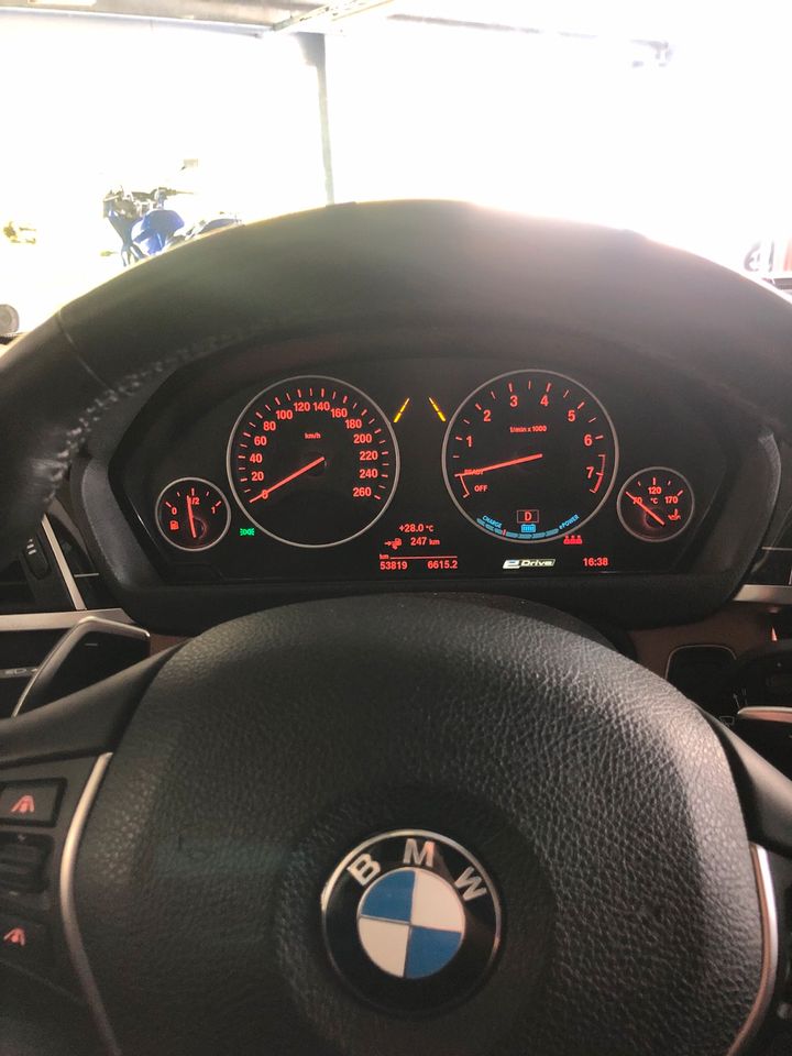 BMW 330e Hybrid Luxury Line/17”/Harman Kardon/Vollaustattung in Reutlingen