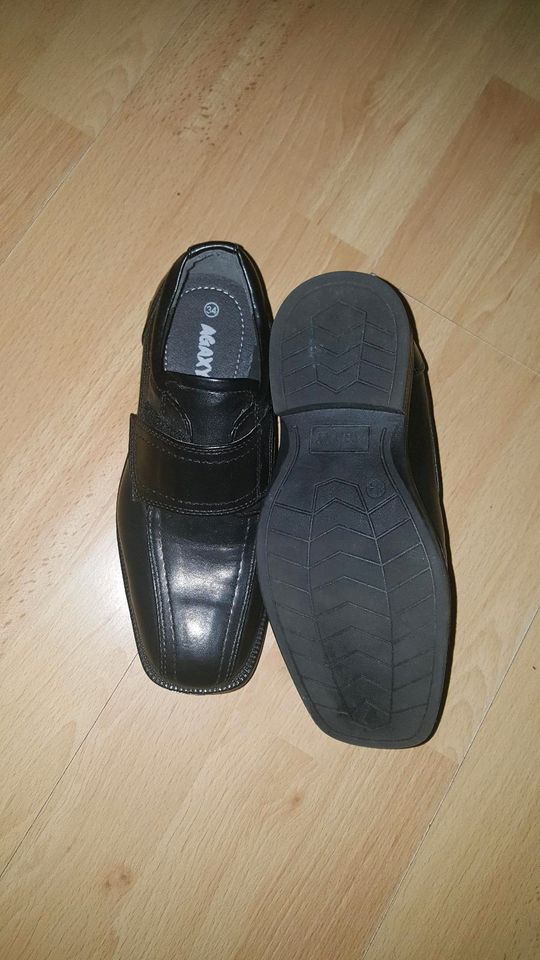 Schicke schwarze Schuhe gr.34, kommunion in Müllheim