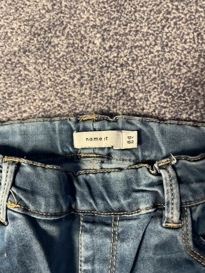 Jeans/Latz - Jeans im Paket Größe 152 in Burgdorf