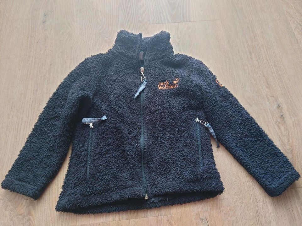 Jack Wolfskin Jacke schwarz Gr. 104 in Augsburg