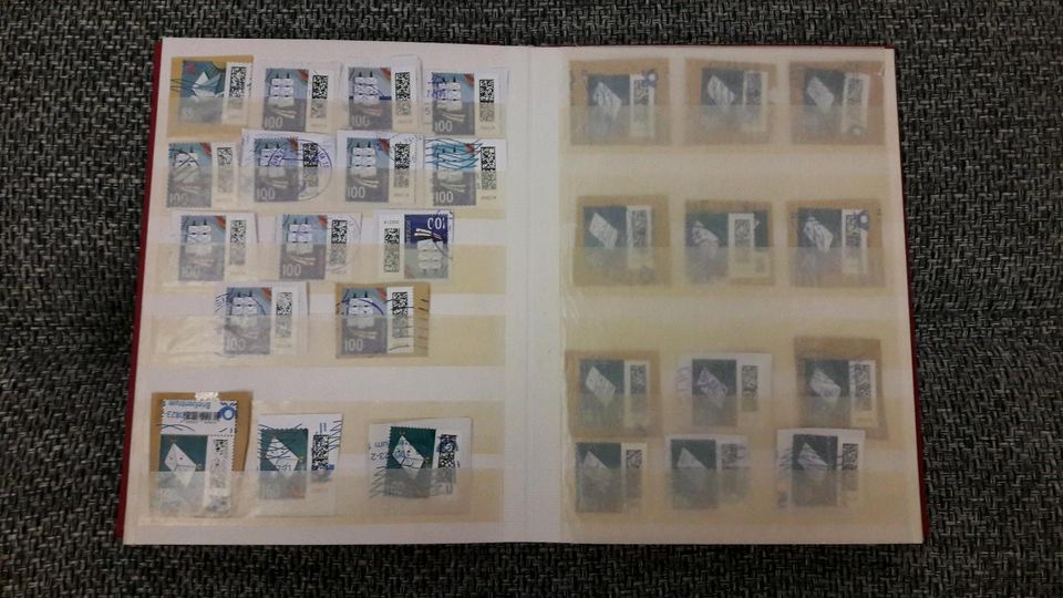 Briefmarken Album + 230 Briefmarken in Raguhn
