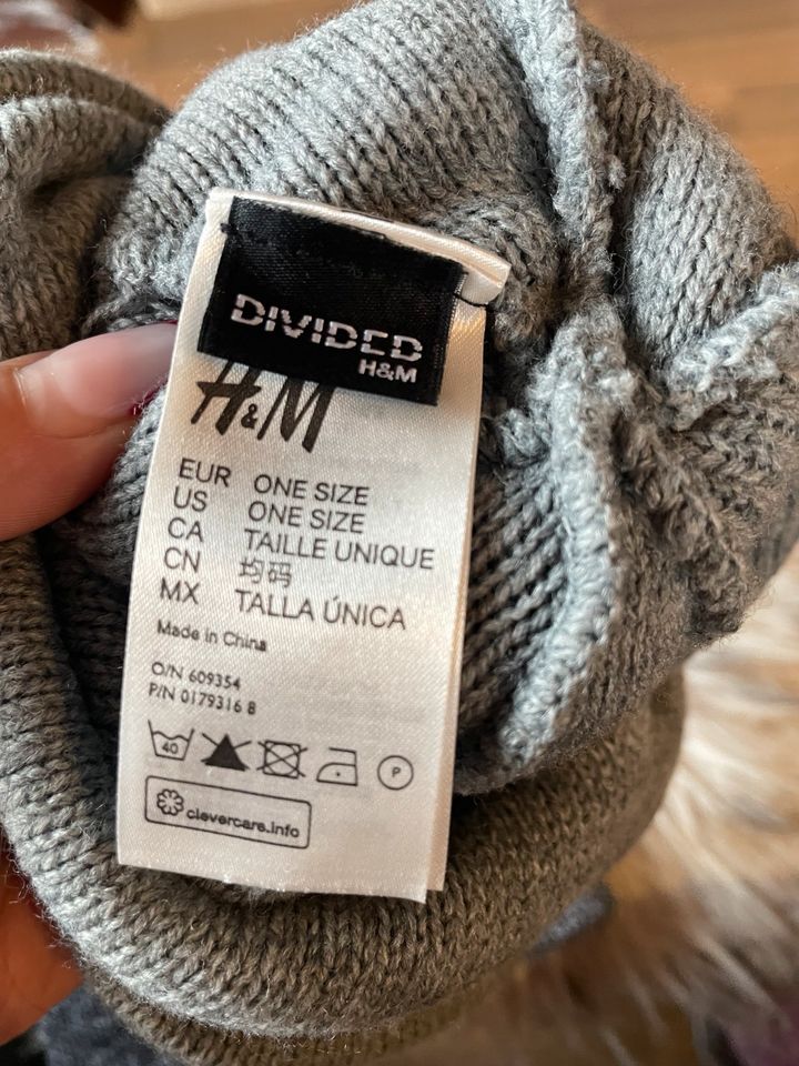 H&M Mütze Beanie Strickmütze Accessoires schwarz weiß grau in Edewecht