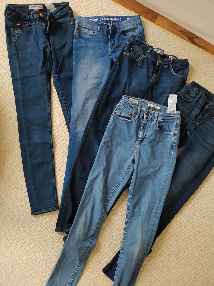 Paket Jeans Tommy Jeans, Vingino, Levis Gr. 170 oder 25 in Dresden