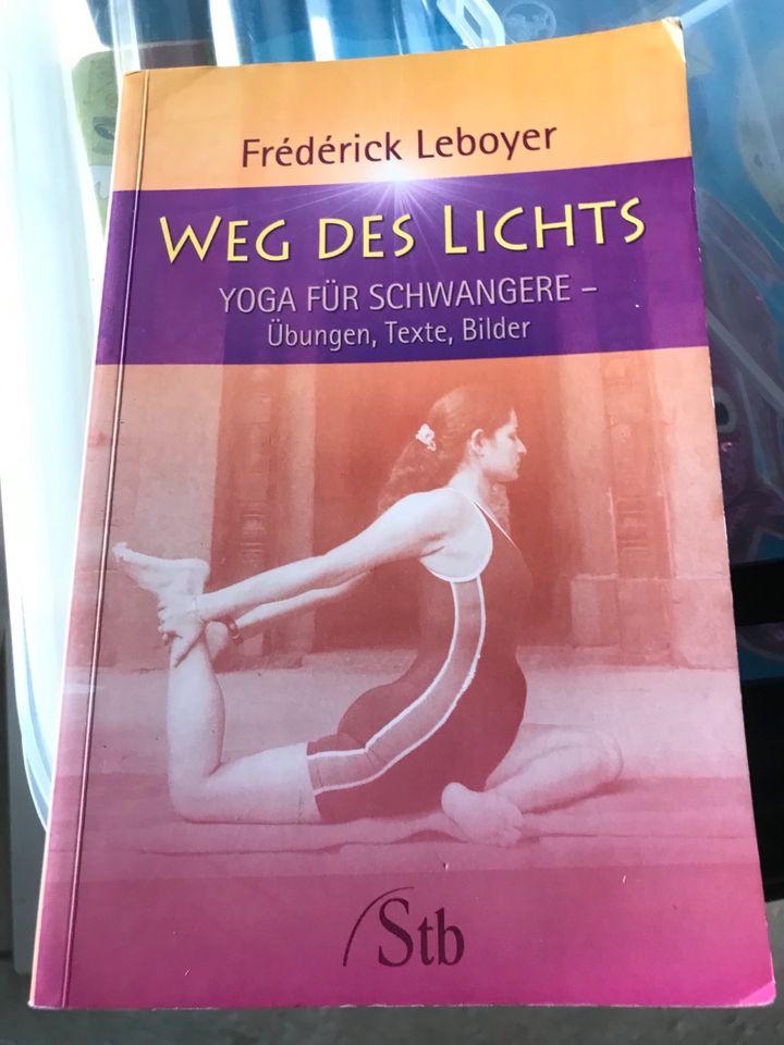 Yoga Buch für Schwange von F. Leboye in Kall