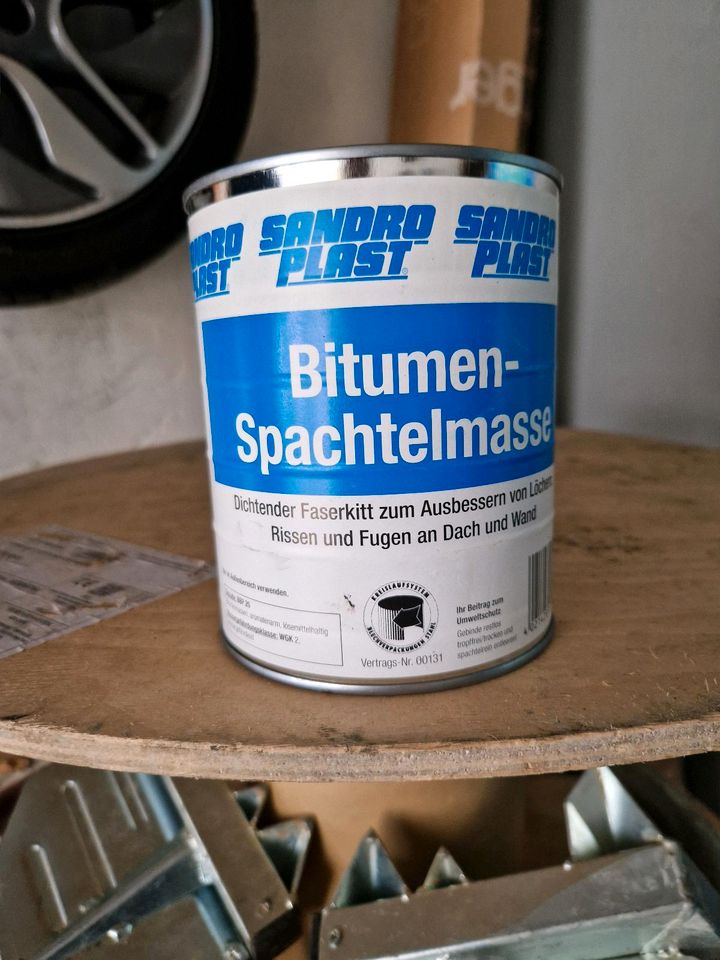 Bitumen- Spachtelmasse in Ruppichteroth