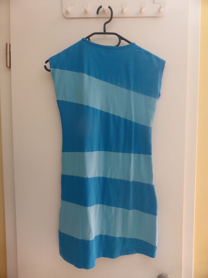 Kleid blau Jako-o, Gr. 140/146 in Kelsterbach
