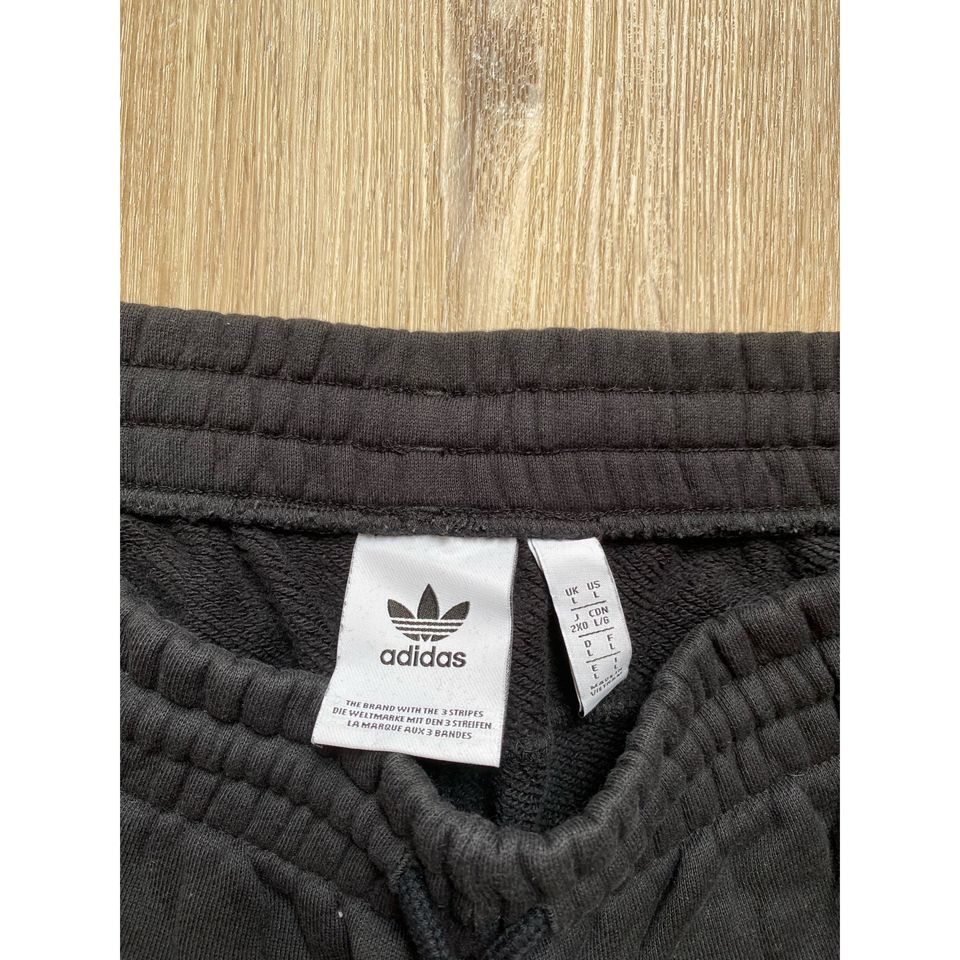 Adidas Jogginghose Joggingshorts Shorts Schwarz L in Mannheim