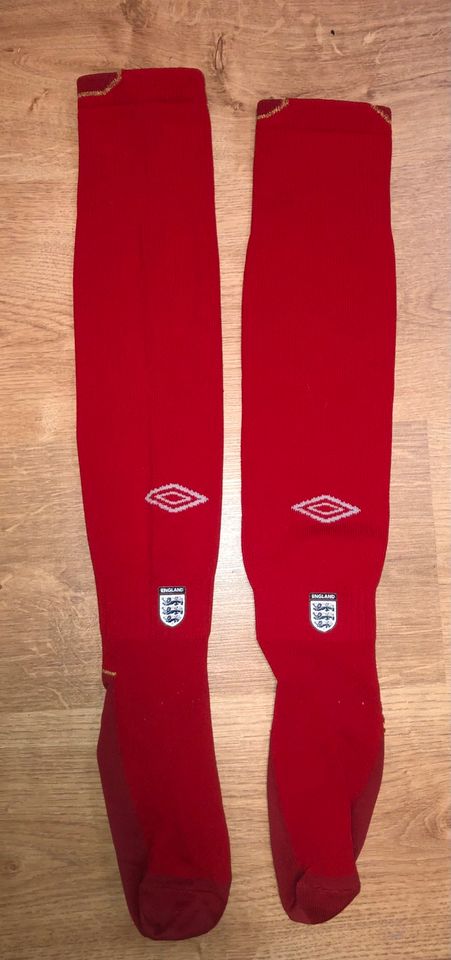 England Away Socks 2006 Umbro Adults Red in Lichtenberg/Erzgebirge