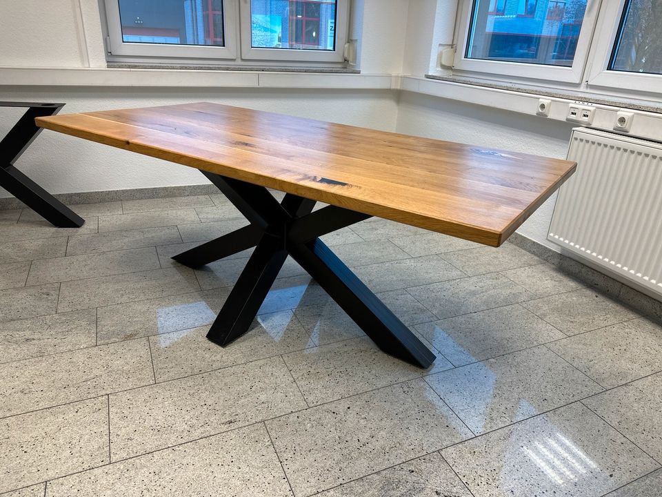 Esstisch Tisch Wohnzimmer Eiche Stahl Esszimmer in Castrop-Rauxel