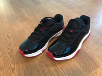 Air Jordan 11 Retro Low V2 / ungetragen / Gr. 8,5 / 42 EU / OVP Pankow - Prenzlauer Berg Vorschau