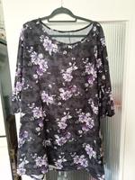 Wunderschönes Kleid mit einem Blumenmuster Größe 52/54 Baden-Württemberg - Rottenburg am Neckar Vorschau