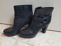 Unisa Stiefel Gr. 41 superbequem München - Moosach Vorschau