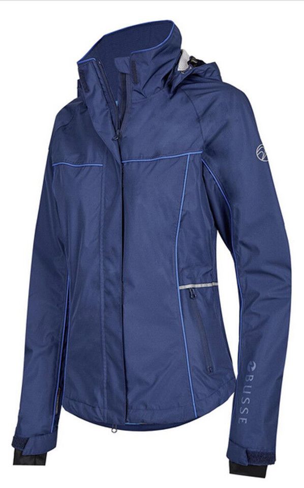 %% Busse Regenjacke,Reitjacke Zirrus Wassersäule 5000,Preishit wegen Modellwechsel wasserdicht, atmungsaktiv,Kapuze abnehmbar, elastisher Tunnelzug, navy,rot, diva blue XS,S,M, 36,38,40 Neuware in Kempen