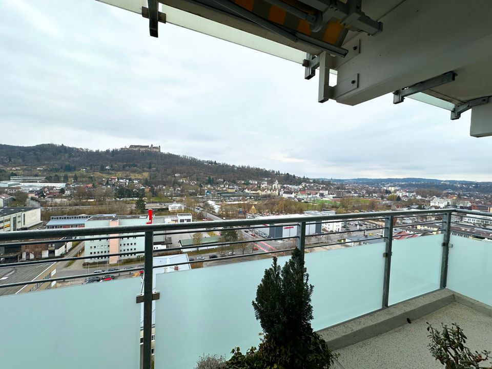 Diesen Ausblick können Sie kaufen! Barrierefreie 2-Zimmer-Wohnung mit großem Balkon und Veste-Blick! in Coburg