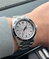 TUDOR Grantour Date 20500N in silber/Grau mit B&P Porsche Nordrhein-Westfalen - Bad Salzuflen Vorschau