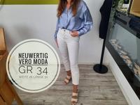 neuwertig Vero Moda mom fit Hose Jeans high waist weiß W26 x L30 Niedersachsen - Garbsen Vorschau