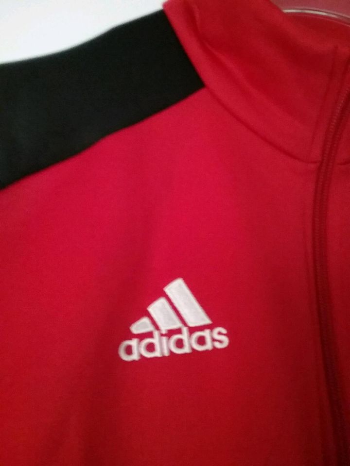 Adidas Trainingsjacke rot in Gr.L in Leipzig