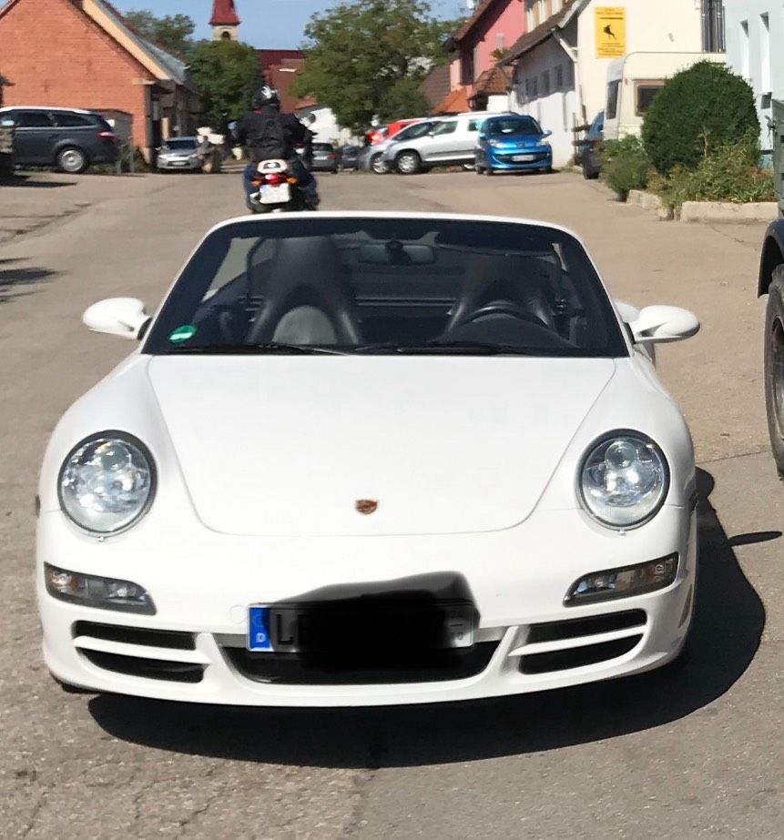 911 Porsche 997 Carrera 4s Cabrio weiß PCCB-Bremsen in Oberstenfeld