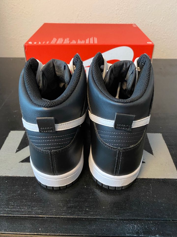 Neu Nike dunk high gr. 37,5 schwarz sneaker Schuhe Sport weiß in Villingen-Schwenningen