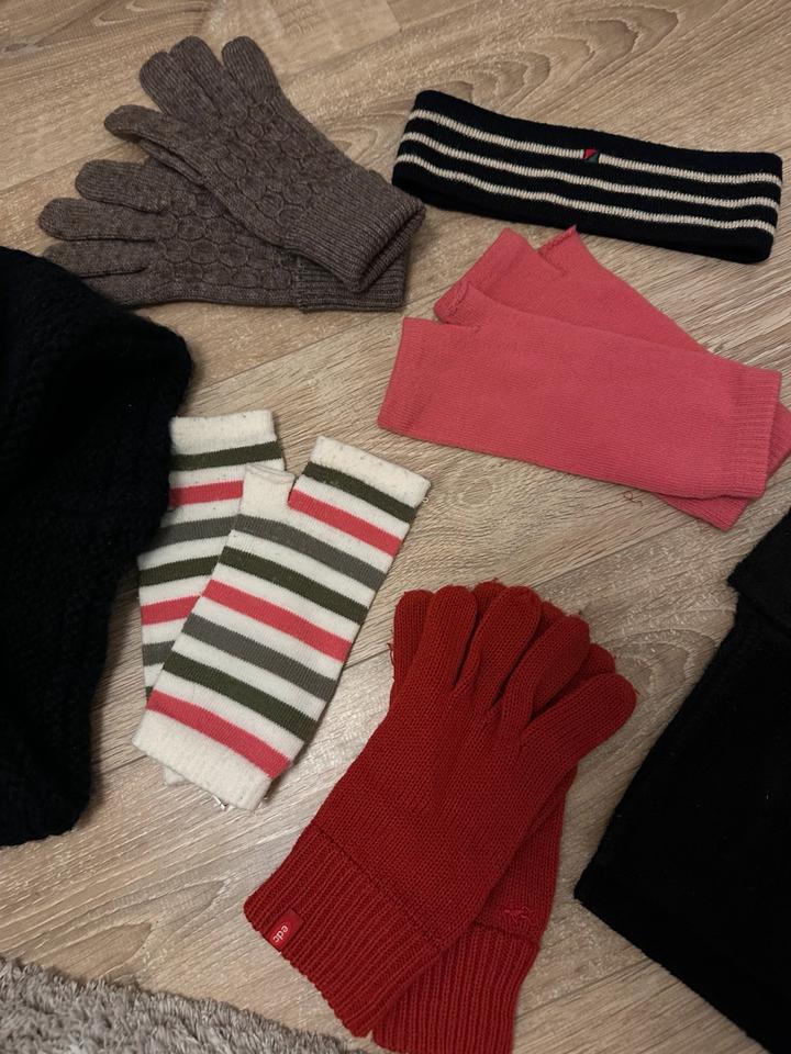 Diverse Tücher, Schals edc, Cecil, Street one,.... 1 € pro Stück in Bad Bederkesa