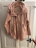 Jacke der Make Review mit Kapuze Gr.XS Oversize in rosé Essen - Essen-Werden Vorschau