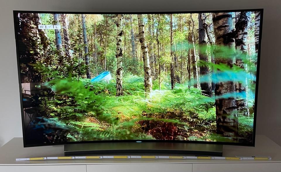 Samsung Curved Smart TV 78 Zoll inkl. Soundbar + Subwoofer in Frankfurt am Main
