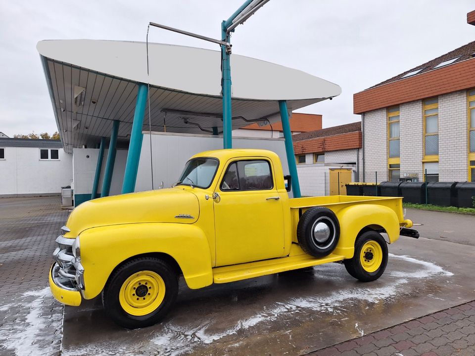 1954 Chevrolet 3600 Truck / Pickup Oldtimer in Karben