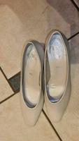 Gabor, Pumps, Leder, Rohweiss, gr 6,5, neuwertig Nordrhein-Westfalen - Jüchen Vorschau